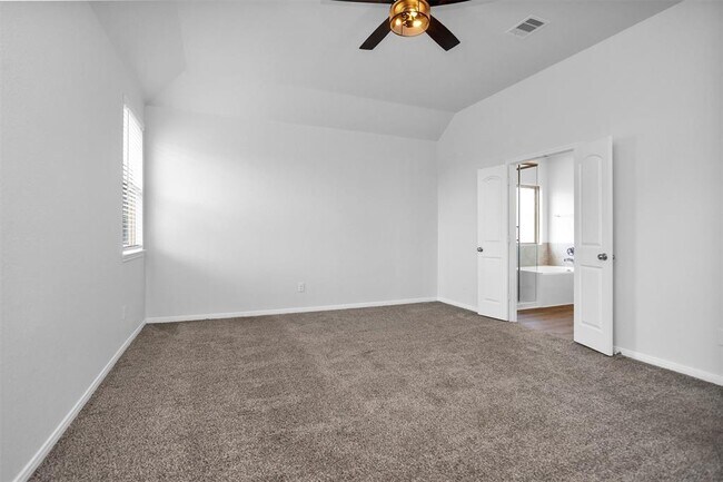 Building Photo - 31411 Raleigh Creek Dr