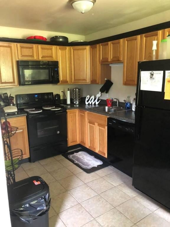 Building Photo - 589 Shelbourne Rd