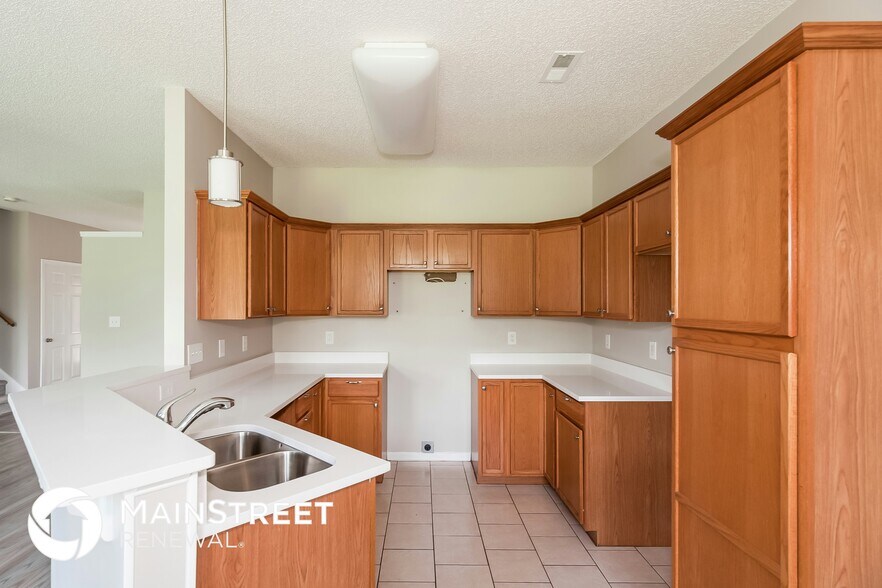 Building Photo - 6856 Blake Brook Dr