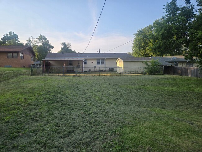 Building Photo - Remodeled 3-4 Br, 2 Bath Ranch style home, fenced in yard, garage, patio, full basement