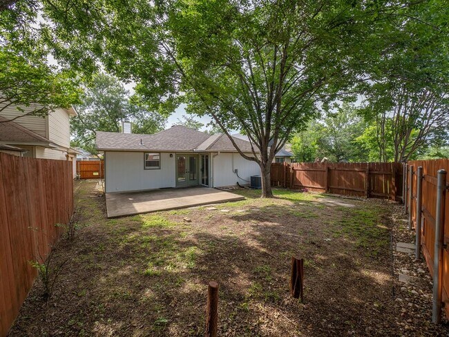 Building Photo - 16829 Whitebrush Loop