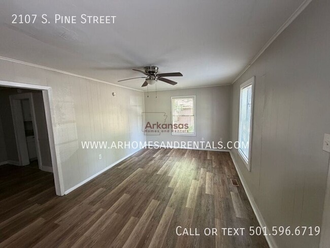 Building Photo - 2107 S Pine St