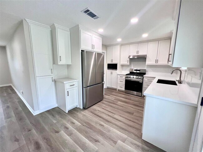 Building Photo - 515 Bellmar Ln