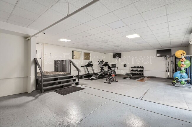 Building Photo - 65 N Clarkson St