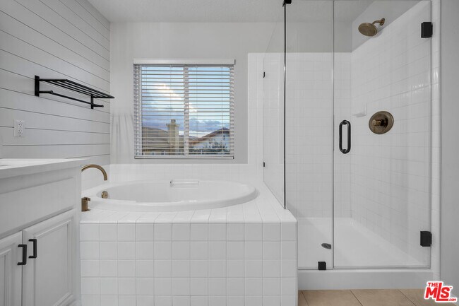 Building Photo - 24130 Tango Dr