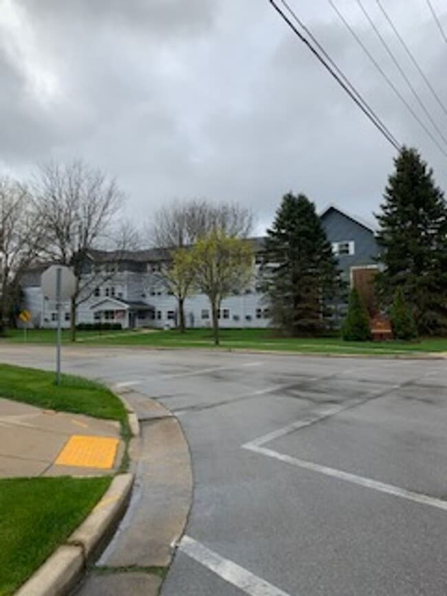 Interior Photo - River Oaks Apartments, Hartland WI