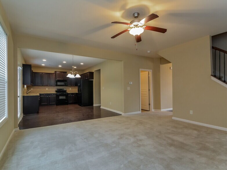 Building Photo - 785 Westmoreland Ln NE