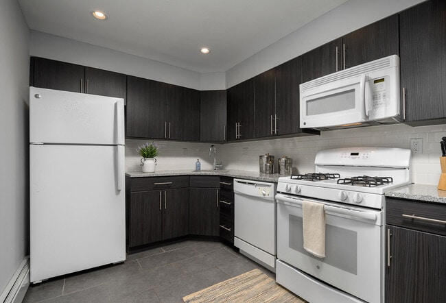 Building Photo - Donna Court Apartments