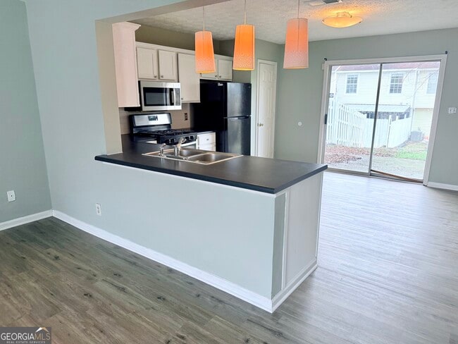 Building Photo - 420 Bainbridge Dr