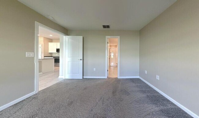 Building Photo - 272 Bergamot Lp