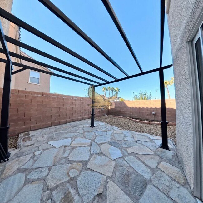 Building Photo - 548 Haunts Walk Ave