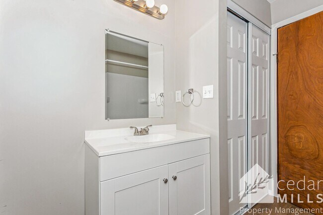 Building Photo - 1723 N Holyoke St