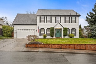 Building Photo - 2845 Eastlake Dr SE