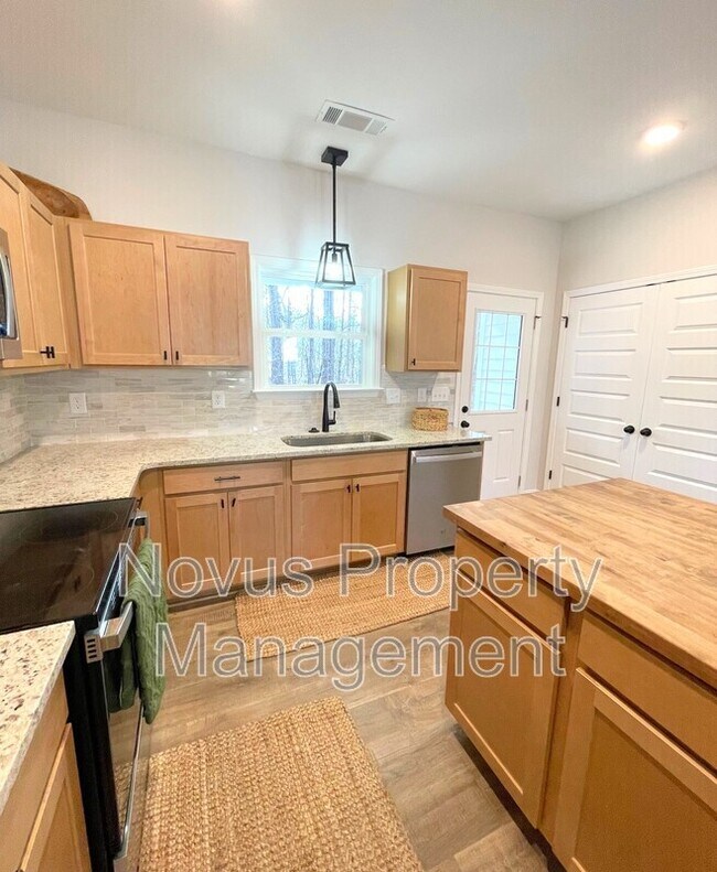 Building Photo - 111 Crestpoint Rd