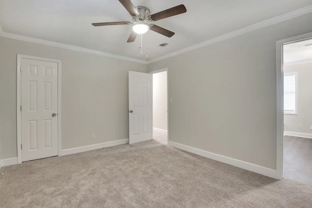 Building Photo - 3551 Meadowview Dr
