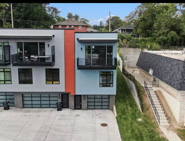 Building Photo - Fully Furnished Modern 3BR Retreat | Penth...