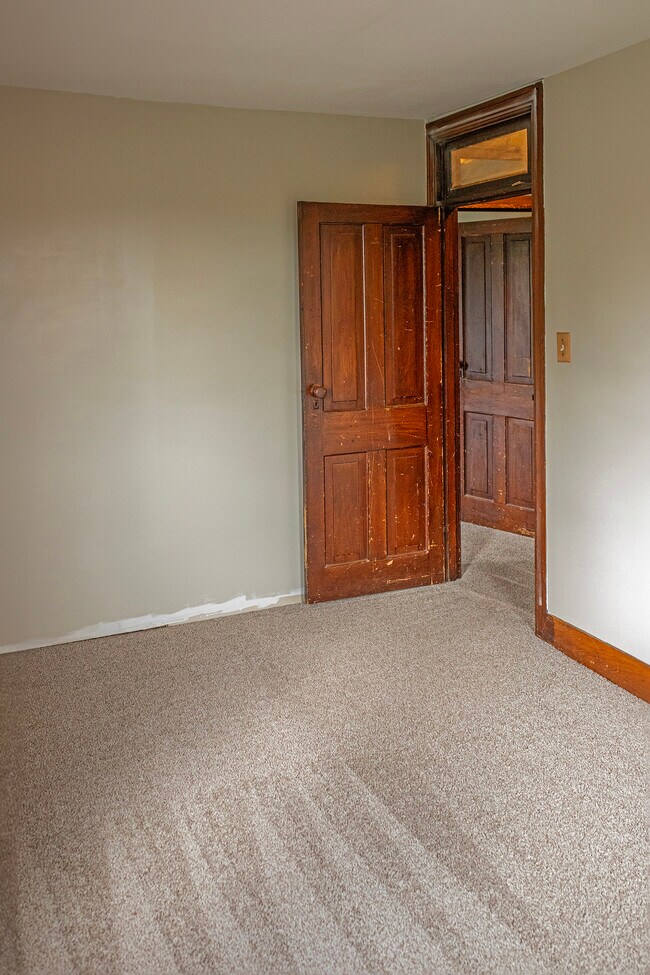 Bedroom 1 - 4022 E Newport Rd