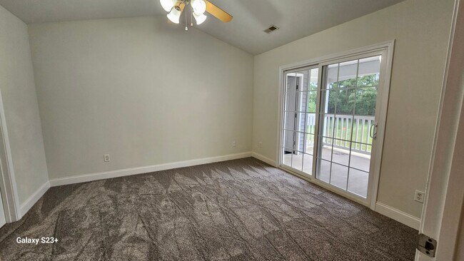 Building Photo - 3030 E Stillwater Landing