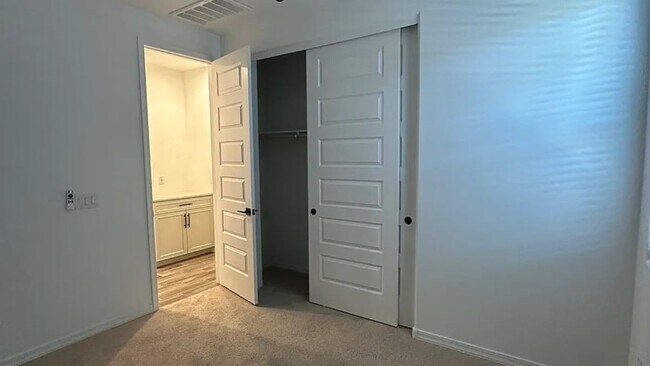 Building Photo - Beautiful Vistancia Home