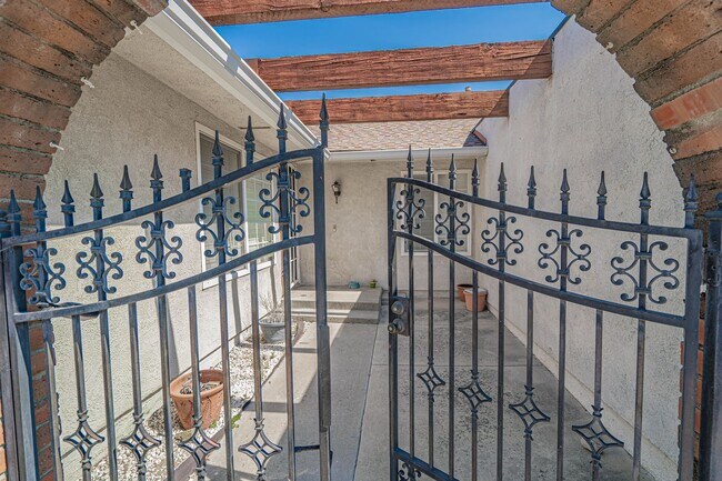 Building Photo - Single Story 3 Bedroom Home for Rent in Si...