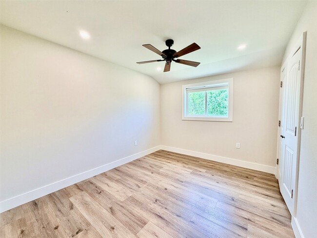 Building Photo - 13555 Chisum Rd