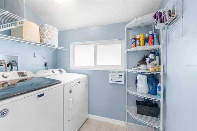 Building Photo - 6029 Bayway Ct