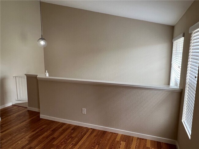 Building Photo - 23401 La Crescenta