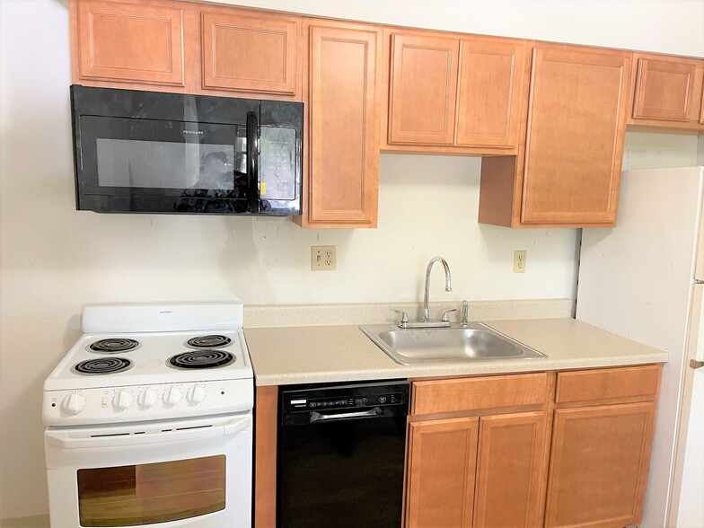 Building Photo - 2419 Beechwood Blvd