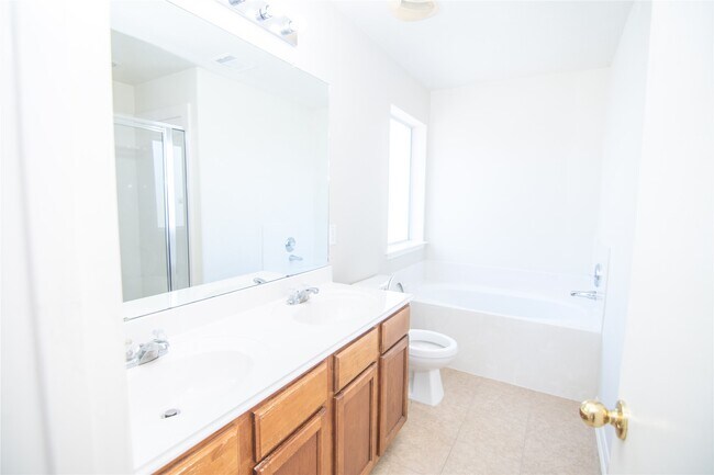 Building Photo - 25914 Chapman Falls Dr