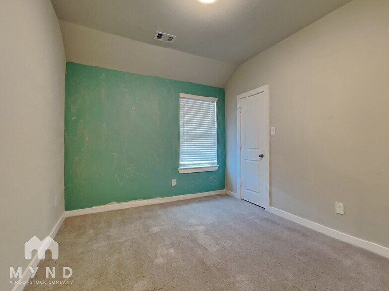 Building Photo - 734 Lacebark Elm Trl