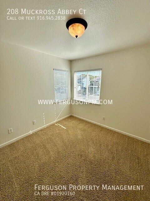 Building Photo - 208 Muckross Abbey Ct