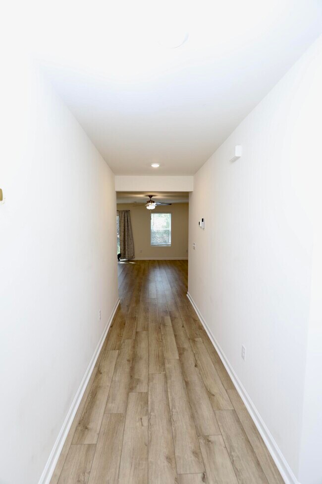 Building Photo - 1718 Canopy Dr