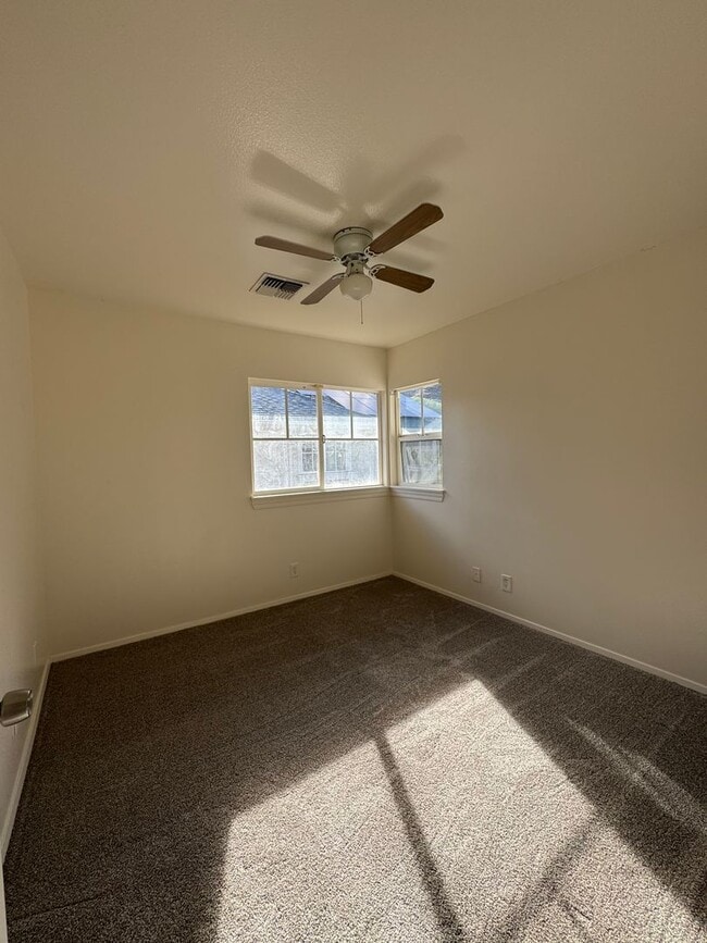 Building Photo - 87-2225-2225 Pakeke St