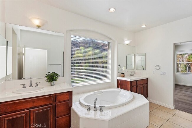 Building Photo - 1678 Honors Cir