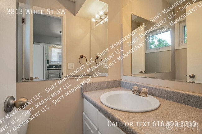 Building Photo - 3813 White St SW