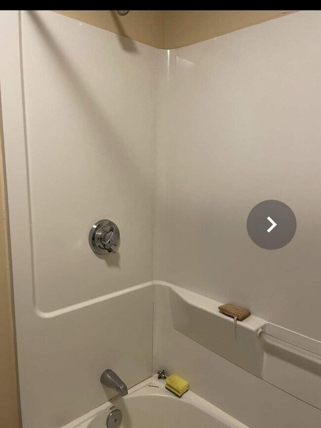 Building Photo - 14 Bardwell St