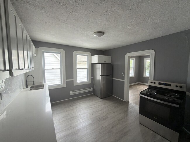 Building Photo - 4144 Hyde Ave