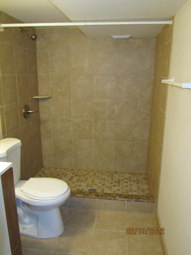 Building Photo - 5289 Eisenhower Rd