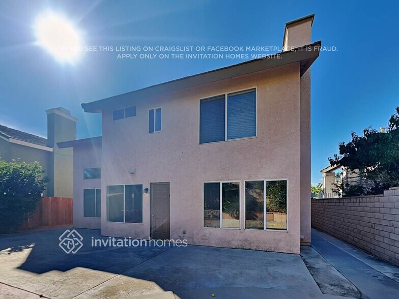 Building Photo - 8049 Streamside Ct