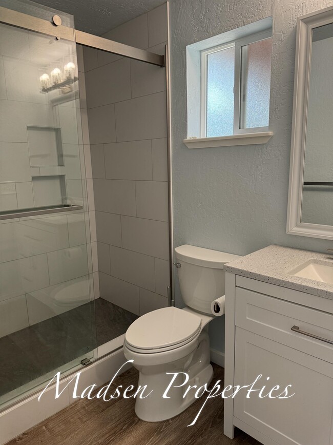 Building Photo - 20 Fairhill Dr