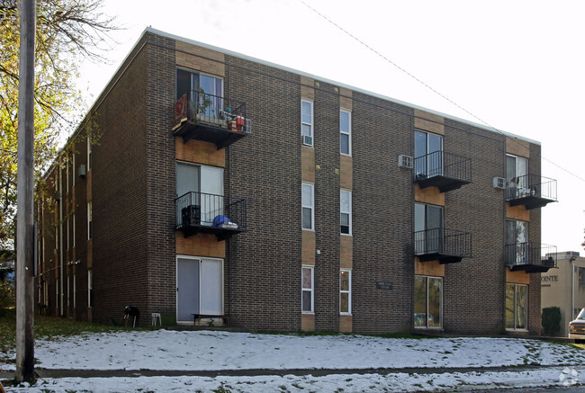 Building Photo - 20008 Clare Ave