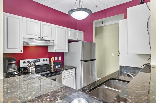 Building Photo - 1811 Chatelain Way