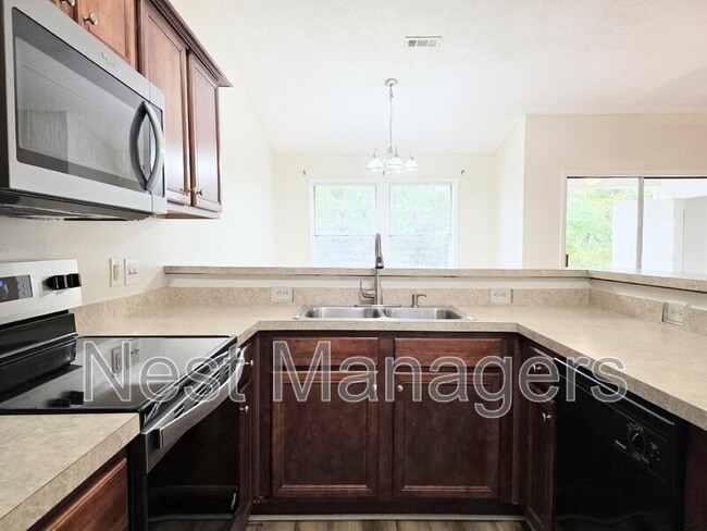 Building Photo - 6768 Willowbrook Dr