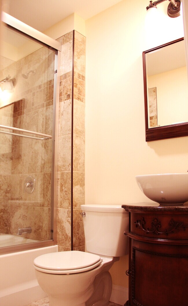 Building Photo - 48 N Champlain St