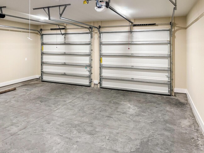 Building Photo - 610 5th St