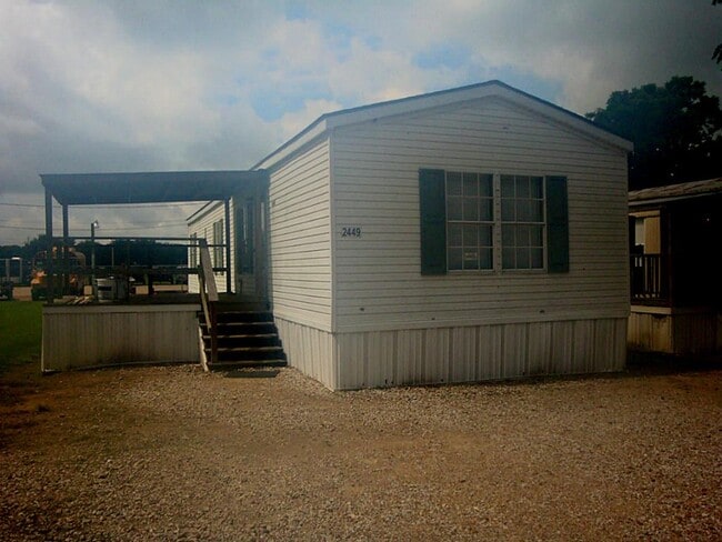Primary Photo - 2449 Precinct Line Rd