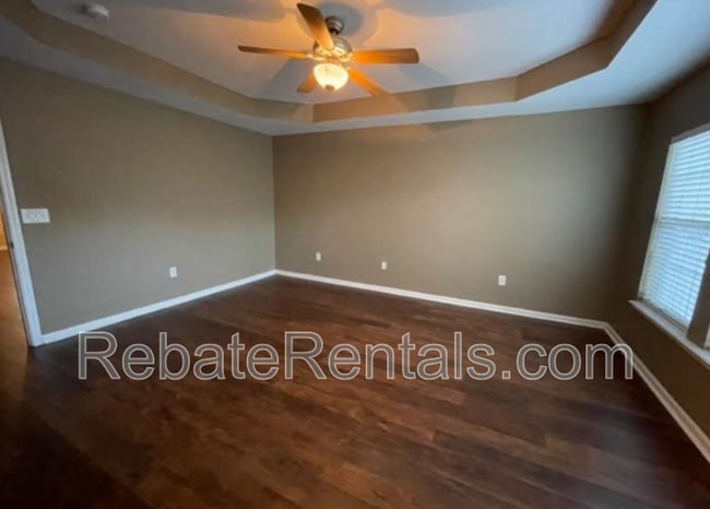 Building Photo - 11043 Castlemain Cir E