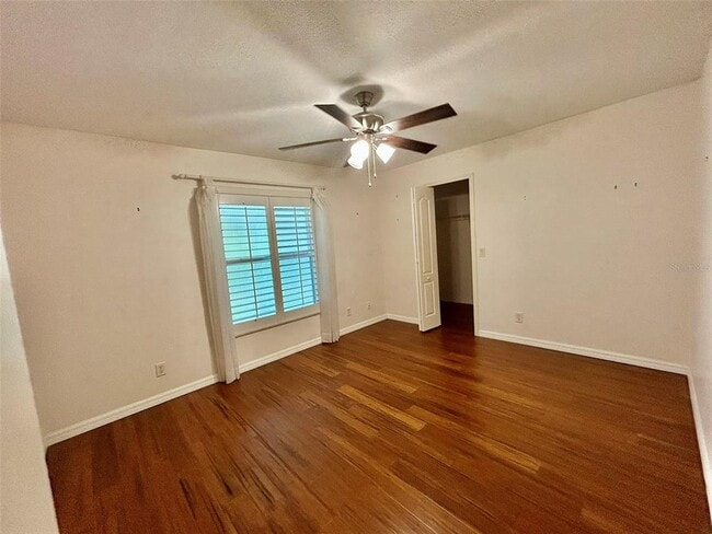 Building Photo - 25145 Mercedes Dr