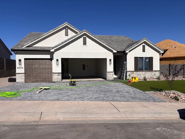Primary Photo - Brand New 4 bed 3 bath home in Desert Canyons