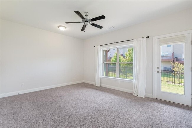 Building Photo - 1387 Live Oak Ln